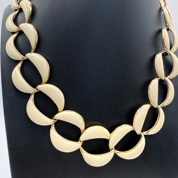 Vintage Napier Cream Enamel & Gold Tone Necklace | 16” | Signed Runway Look - Picture 3 of 9
